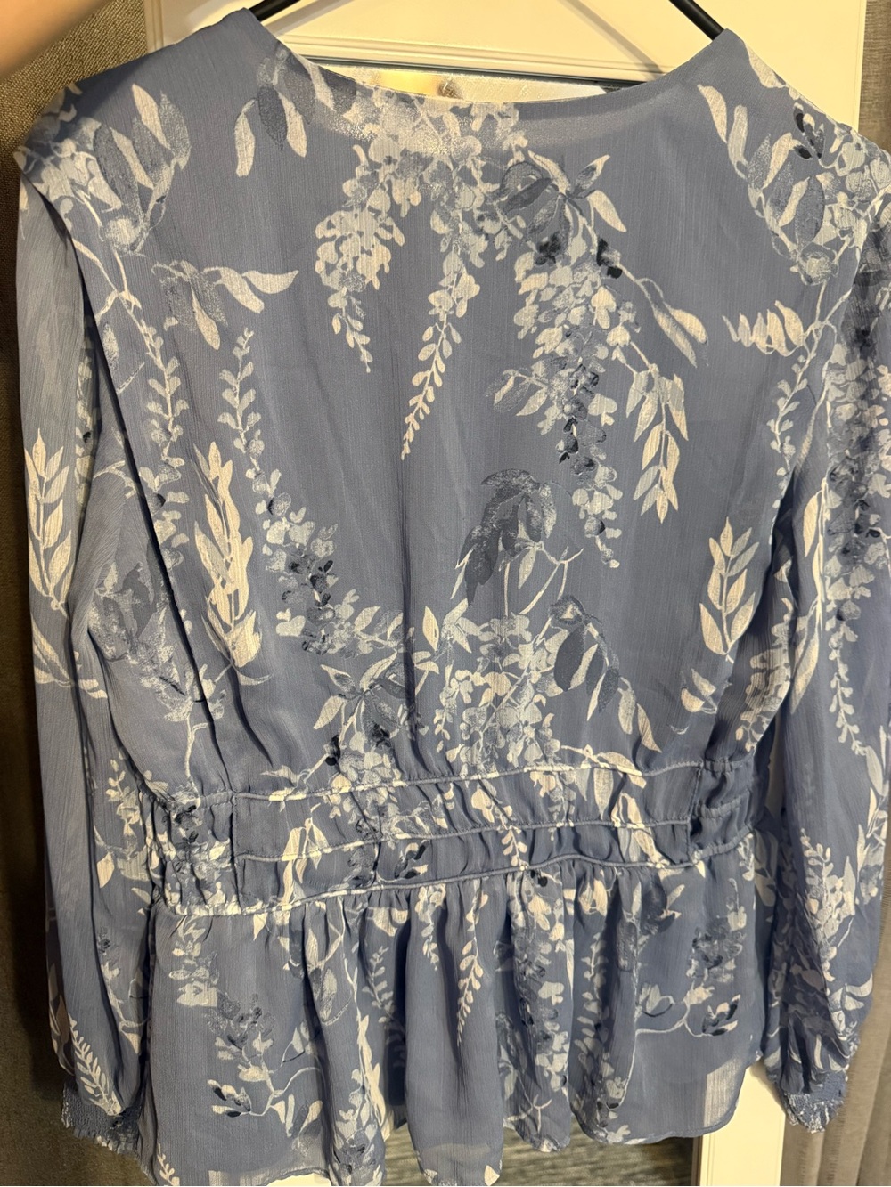 White House Black Market Blue Floral V-Neck Peplum Blouse - Picture 5 of 5